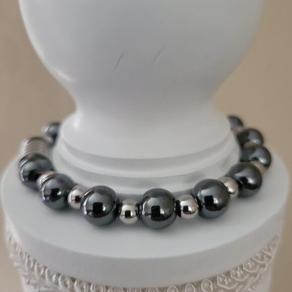 NWT Mens Hematite Luxury Stretch Bracelet Deep Gray, Silvery Accents S M L XL - Picture 3 of 6